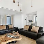 Villa Karat *
